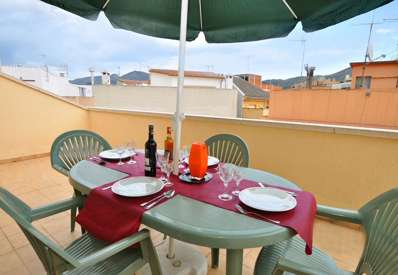 Apartament en Rosas / Roses - 1029 JOC PILOTA 50m Playa