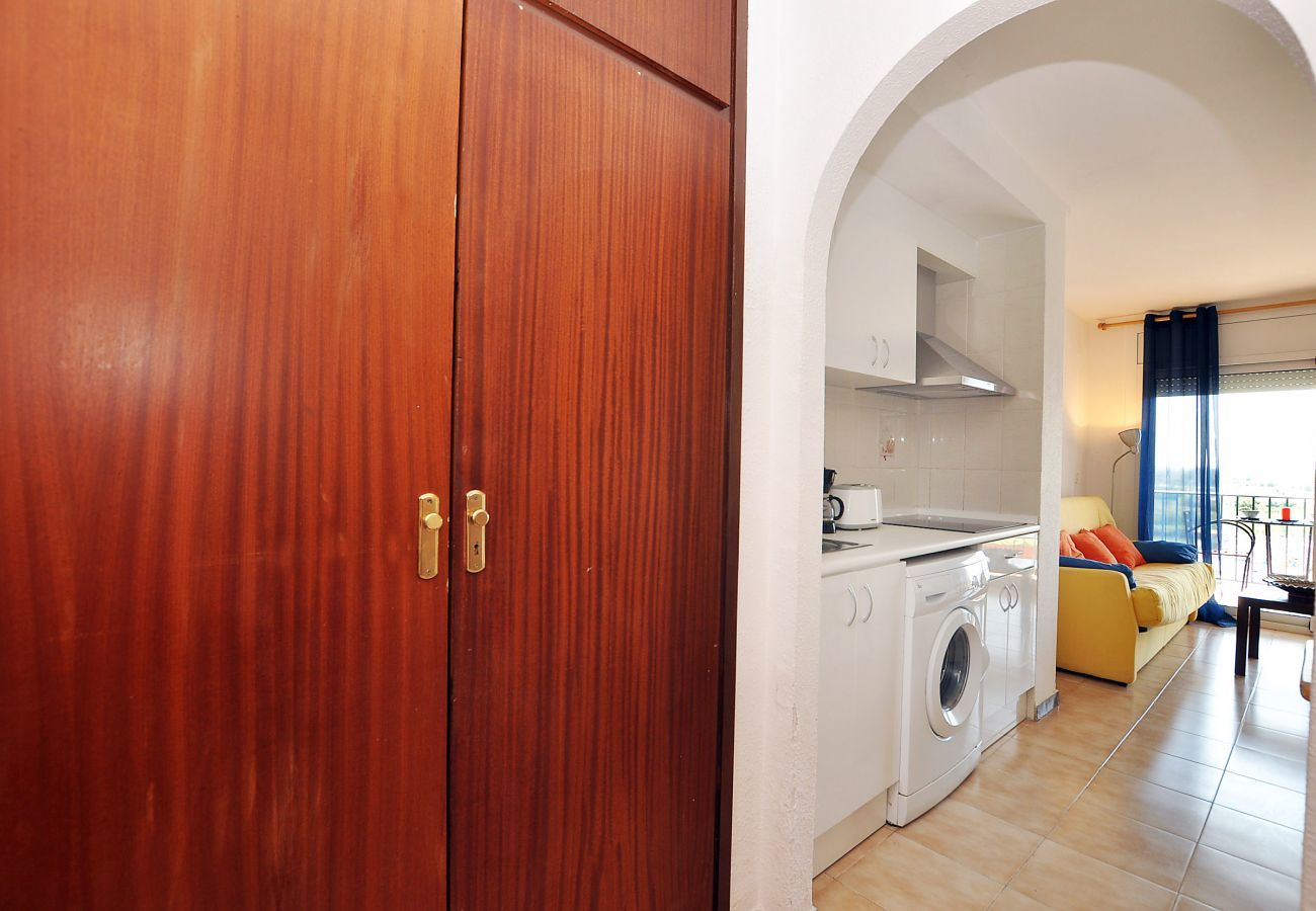 Estudi en Rosas / Roses - 1039 PORT BADIA Estudio