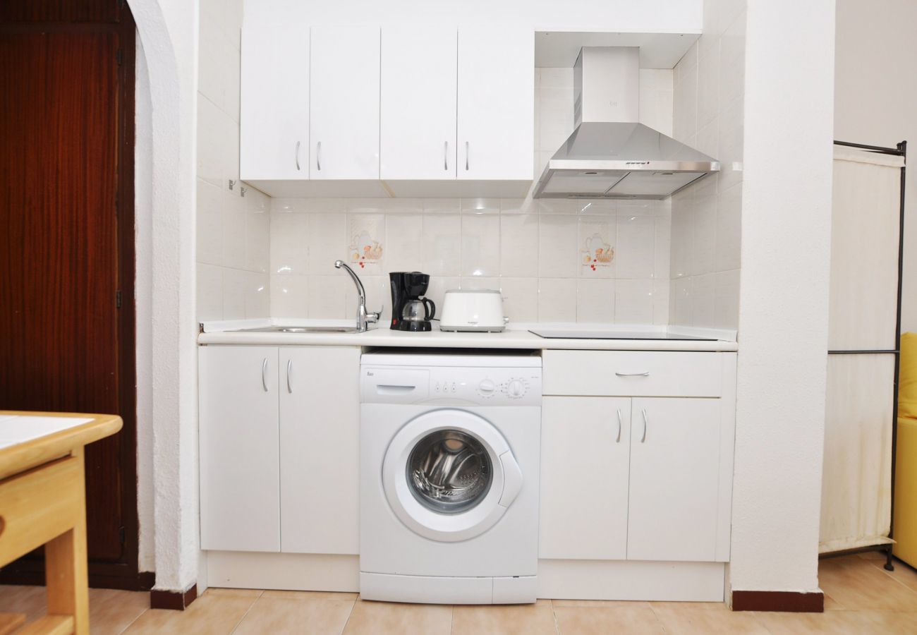 Estudi en Rosas / Roses - 1039 PORT BADIA Estudio