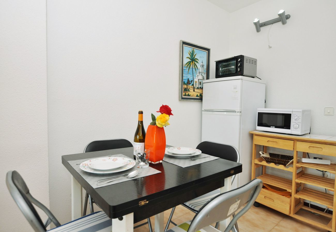 Estudi en Rosas / Roses - 1039 PORT BADIA Estudio