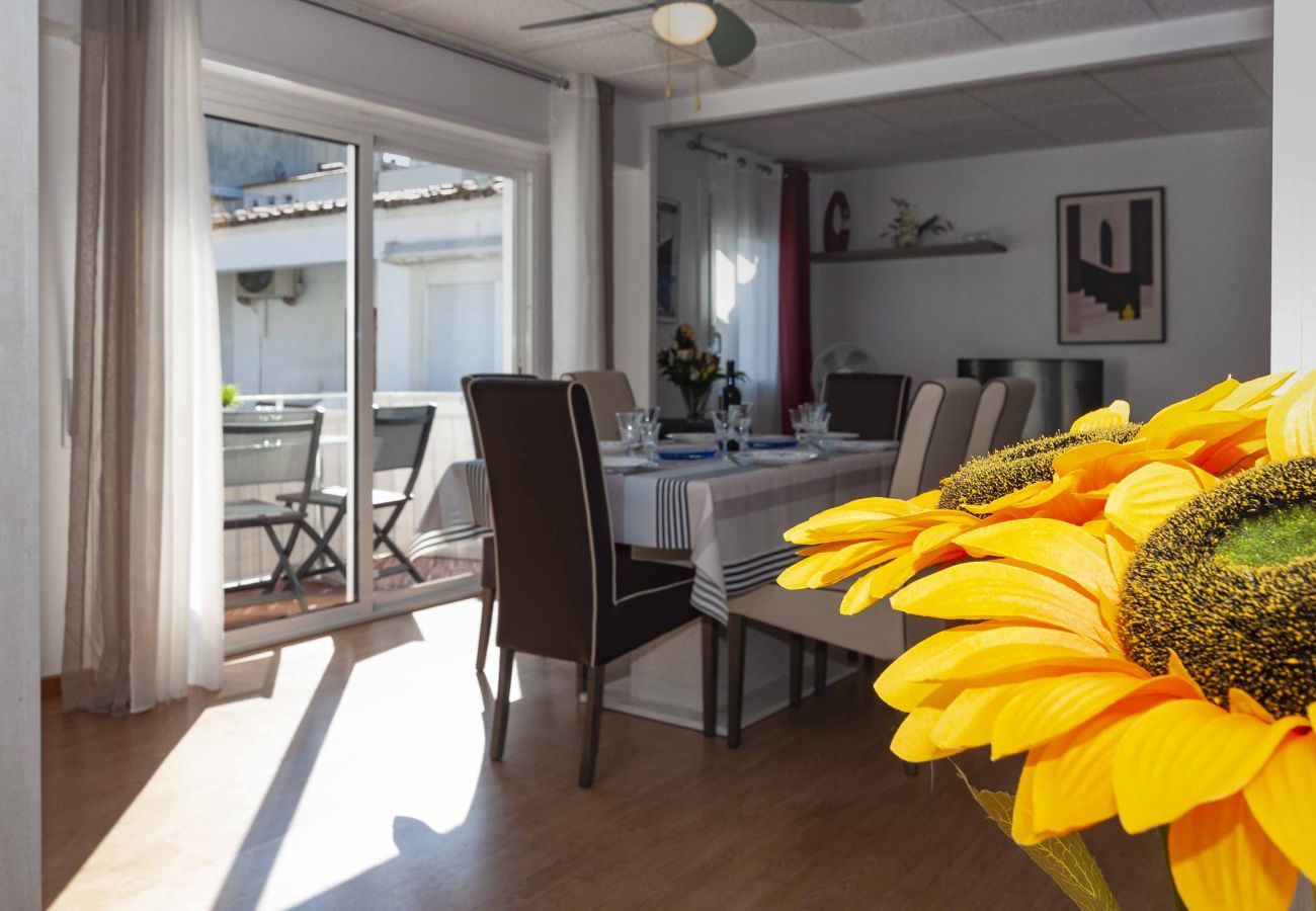 Apartament en Rosas / Roses - 1148 BARRI PESCADORS 50m playa