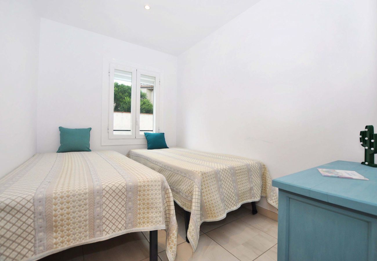 Apartament en Rosas / Roses - 1174 BARRI PESCADORS 50m Playa