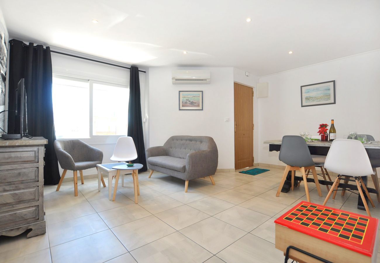 Apartament en Rosas / Roses - 1174 BARRI PESCADORS 50m Playa