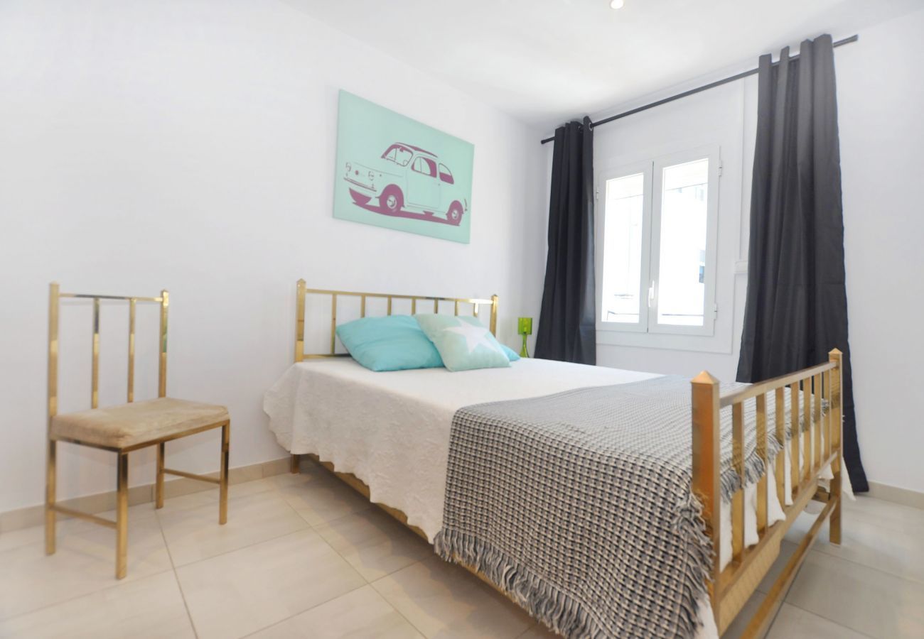 Apartament en Rosas / Roses - 1174 BARRI PESCADORS 50m Playa