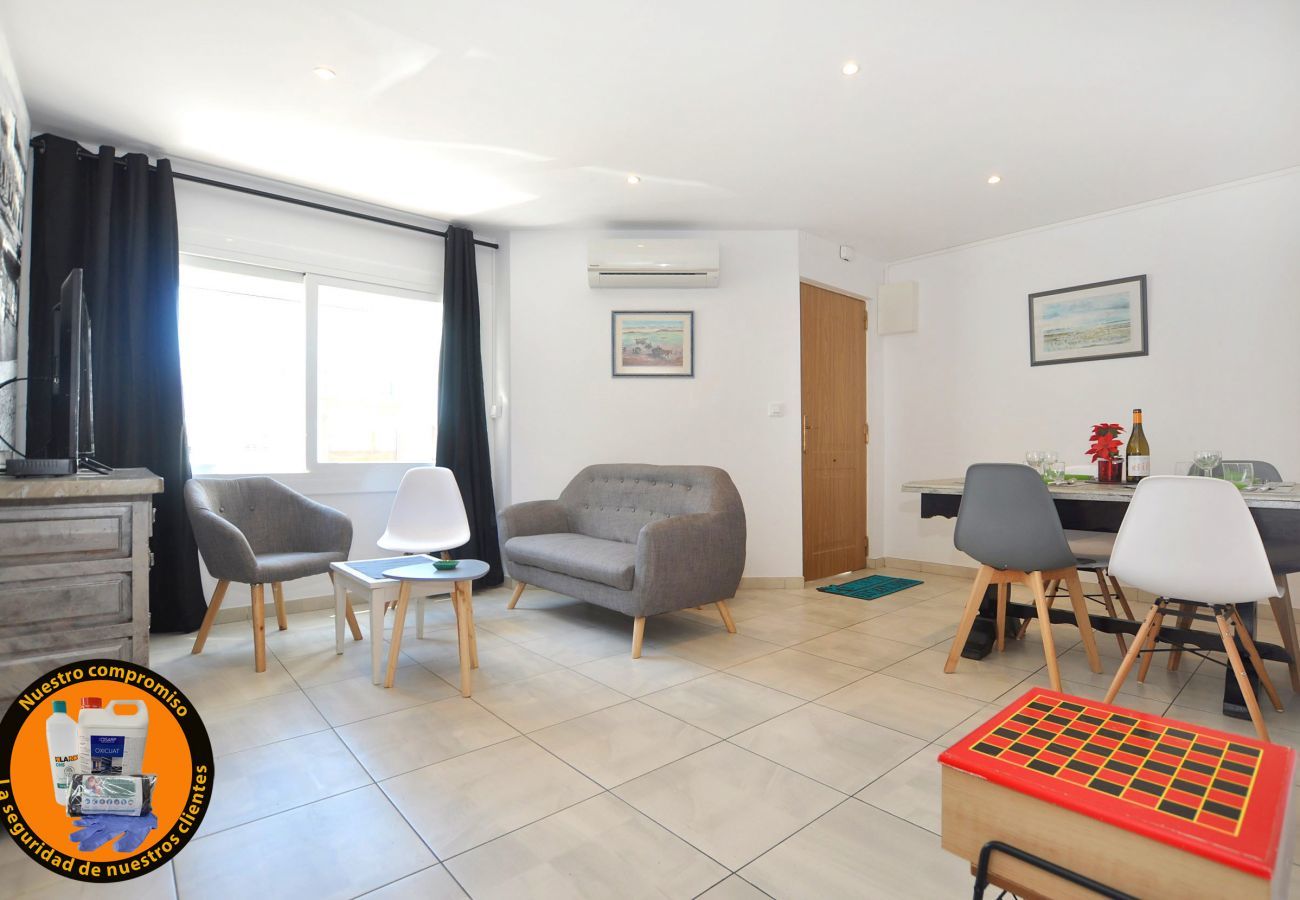 Apartament en Rosas / Roses - 1174 BARRI PESCADORS 50m Playa