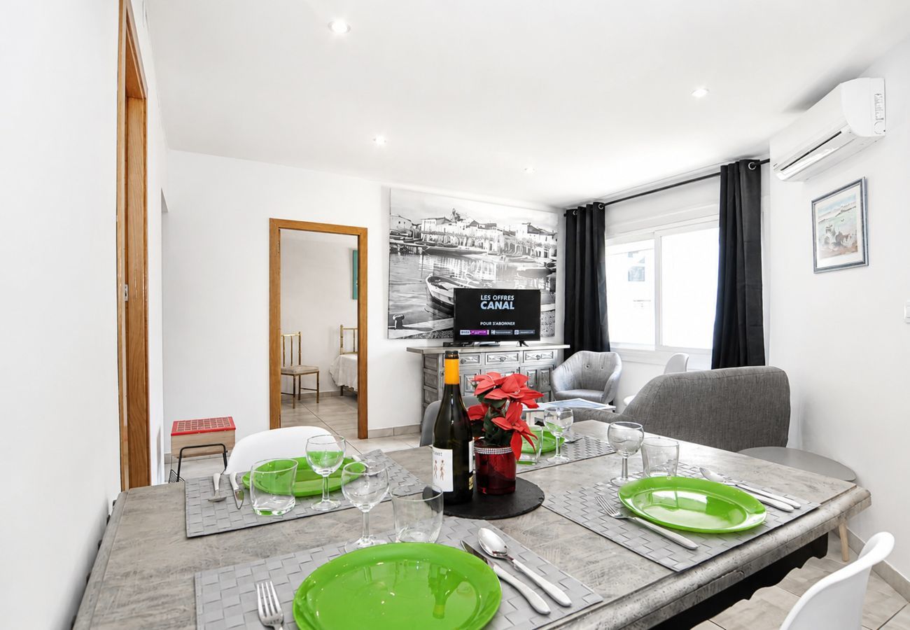 Apartament en Rosas / Roses - 1174 BARRI PESCADORS 50m Playa - APIVEND