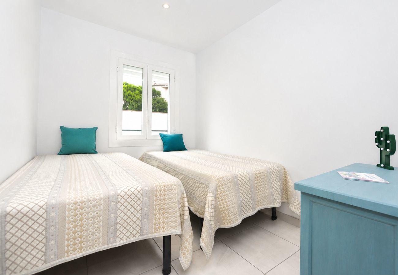 Apartament en Rosas / Roses - 1174 BARRI PESCADORS 50m Playa - APIVEND