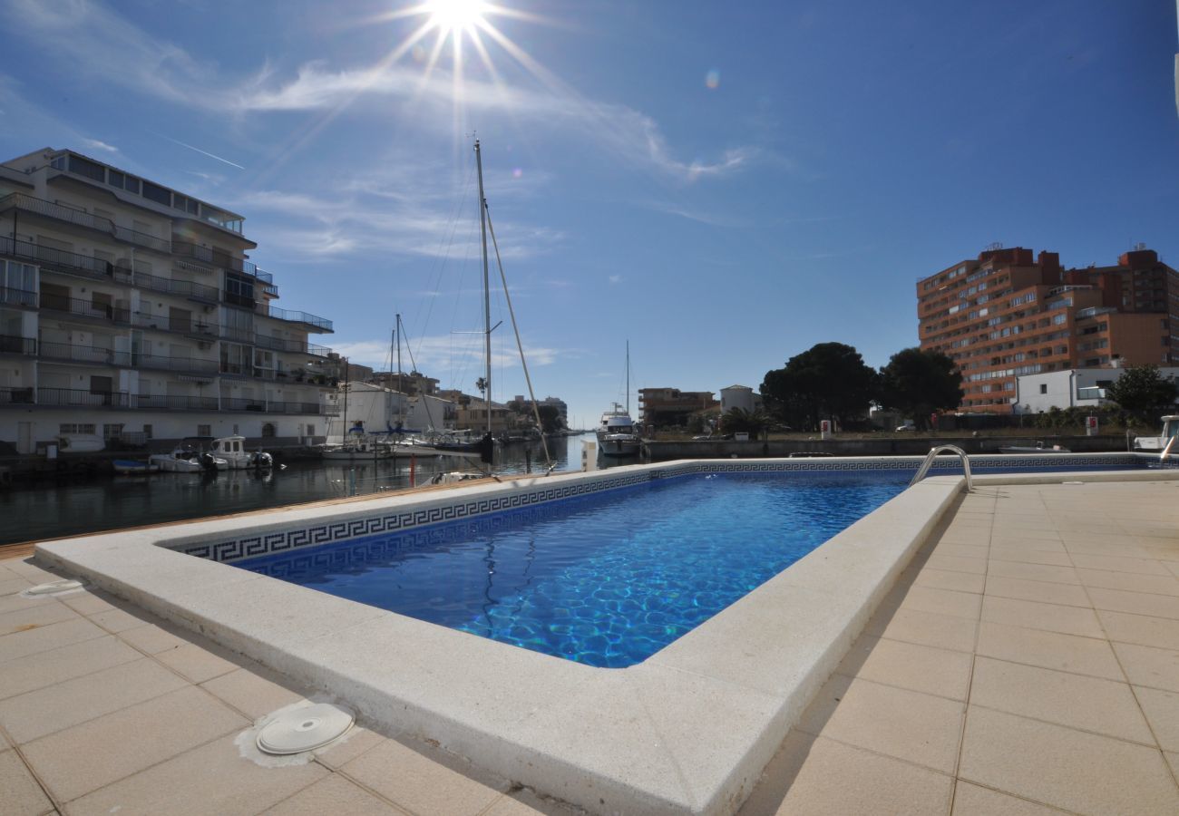 Apartament en Rosas / Roses - 1185 NIRVANA vista Canal