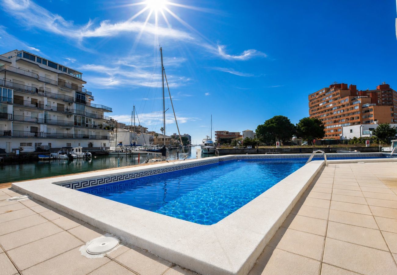 Apartament en Rosas / Roses - 1185 NIRVANA vista Canal - APIVEND
