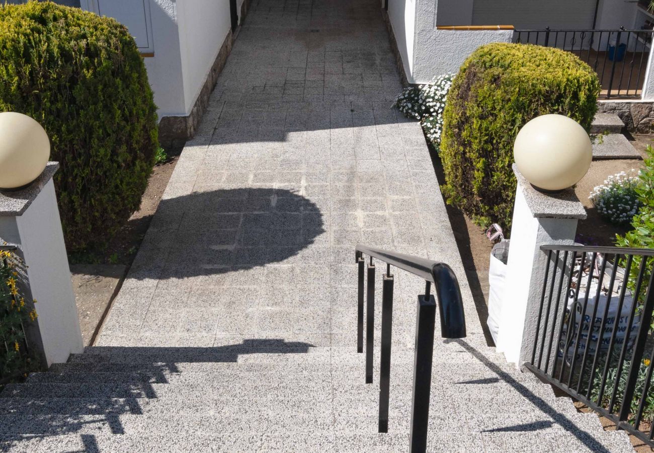 Apartament en Rosas / Roses - 1205 JARDINS con PISCINA