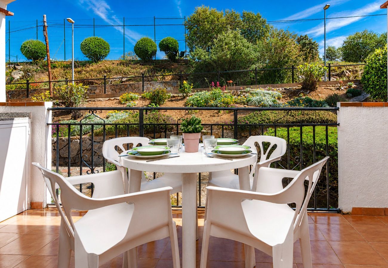 Apartament en Rosas / Roses - 1205 JARDINS con PISCINA - APIVEND