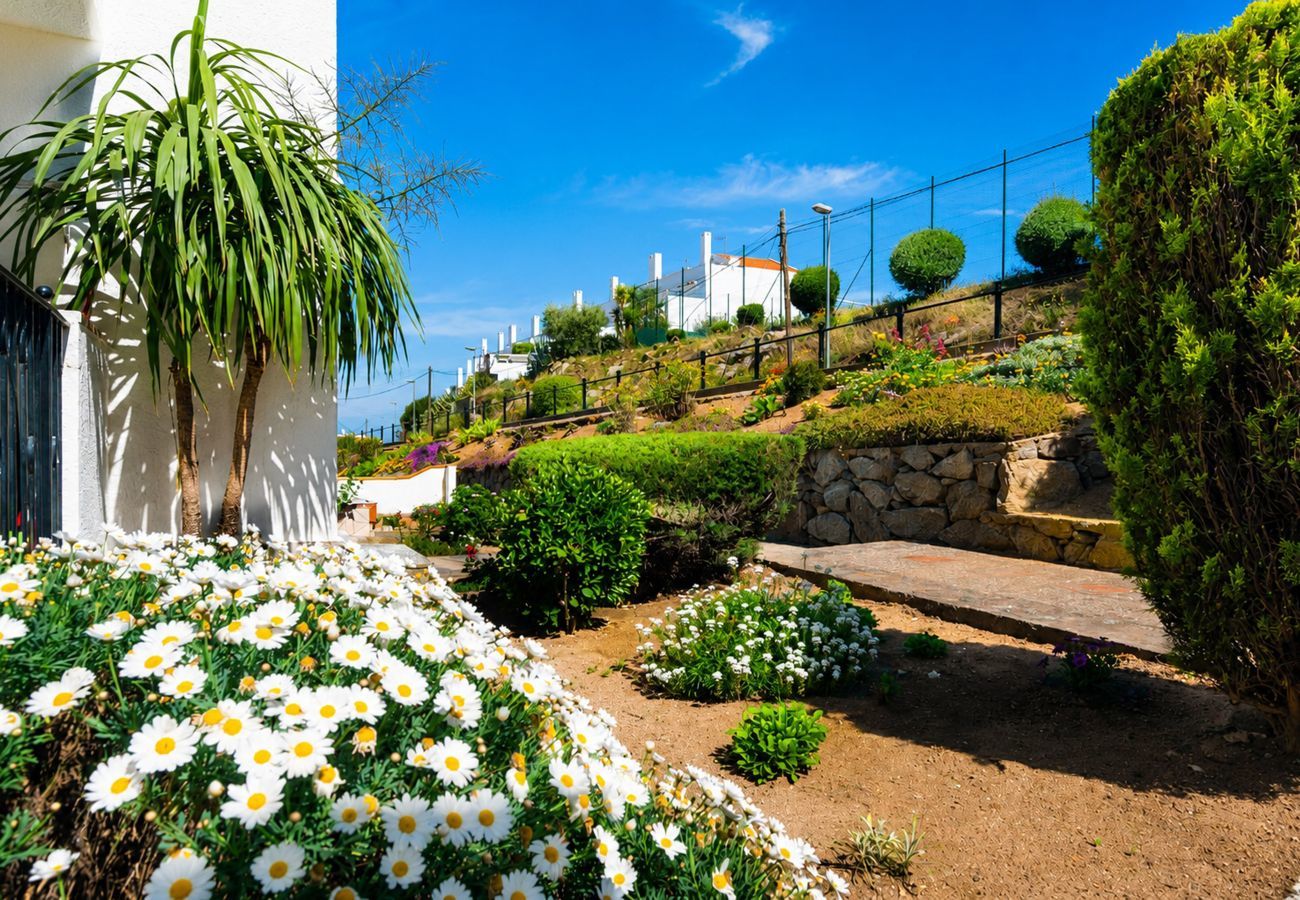 Apartament en Rosas / Roses - 1205 JARDINS con PISCINA - APIVEND
