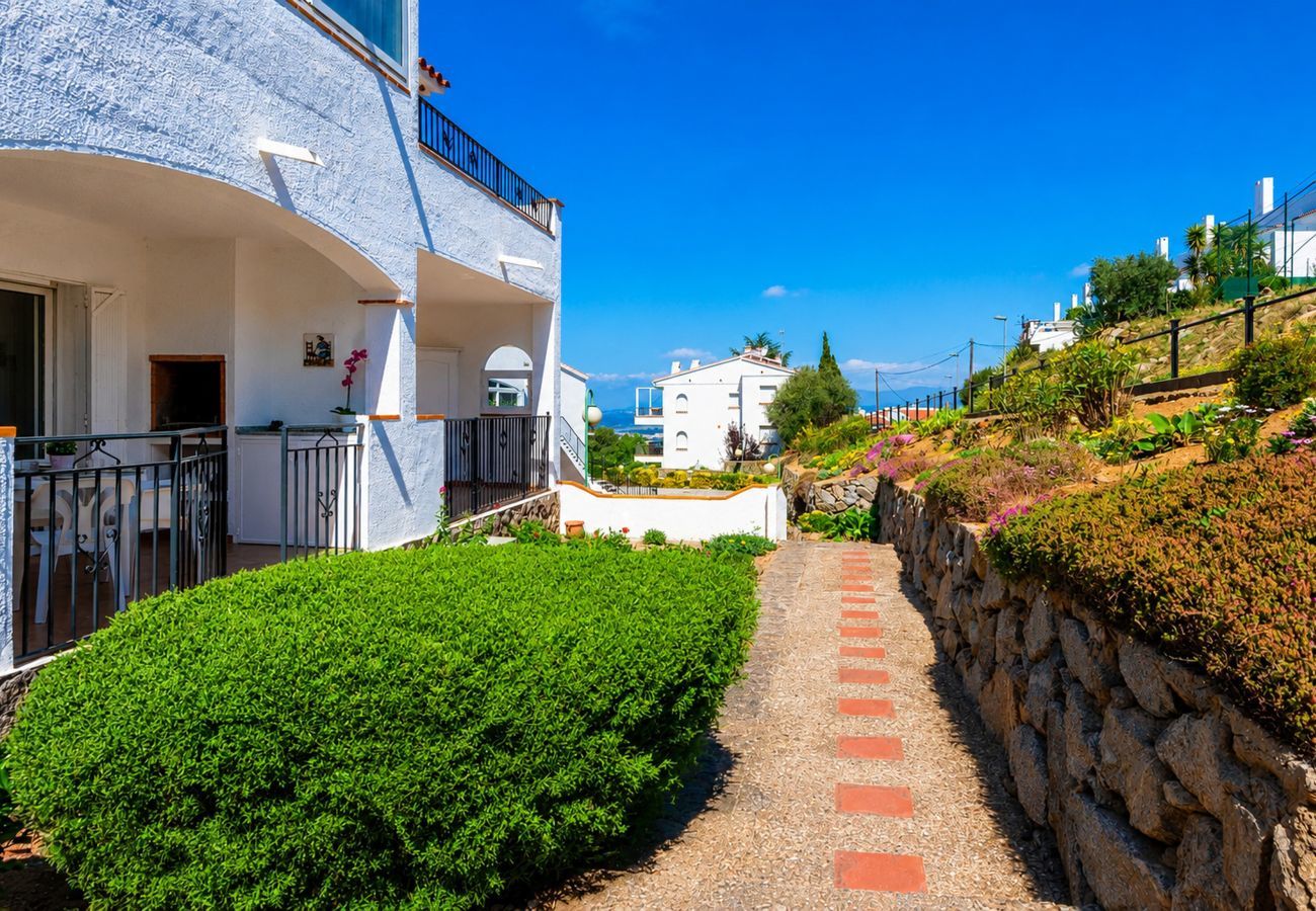 Apartament en Rosas / Roses - 1205 JARDINS con PISCINA - APIVEND