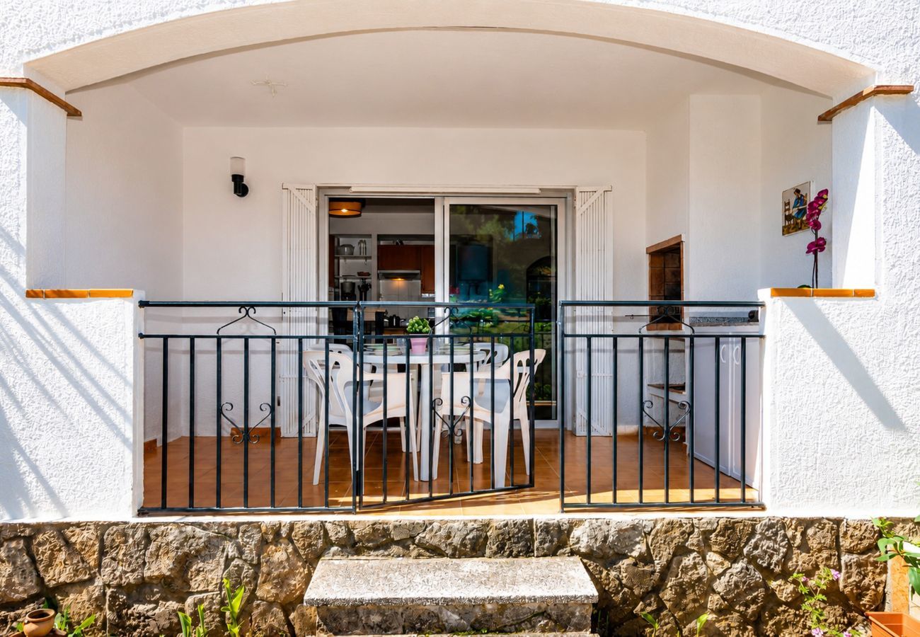 Apartament en Rosas / Roses - 1205 JARDINS con PISCINA - APIVEND