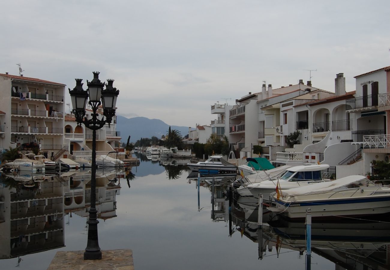 Apartament en Empuriabrava - 1212 SANT MAURICI vista canal
