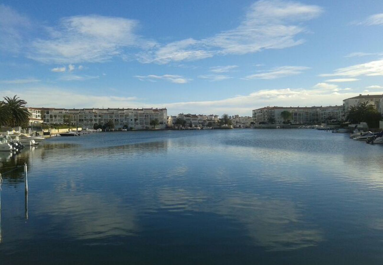 Apartament en Empuriabrava - 1212 SANT MAURICI vista canal