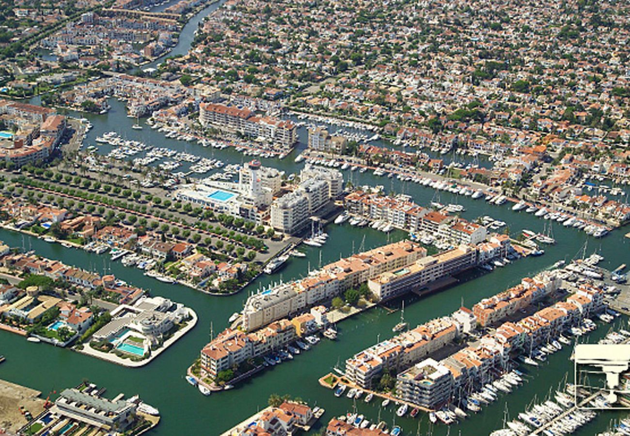 Apartament en Empuriabrava - 1212 SANT MAURICI vista canal