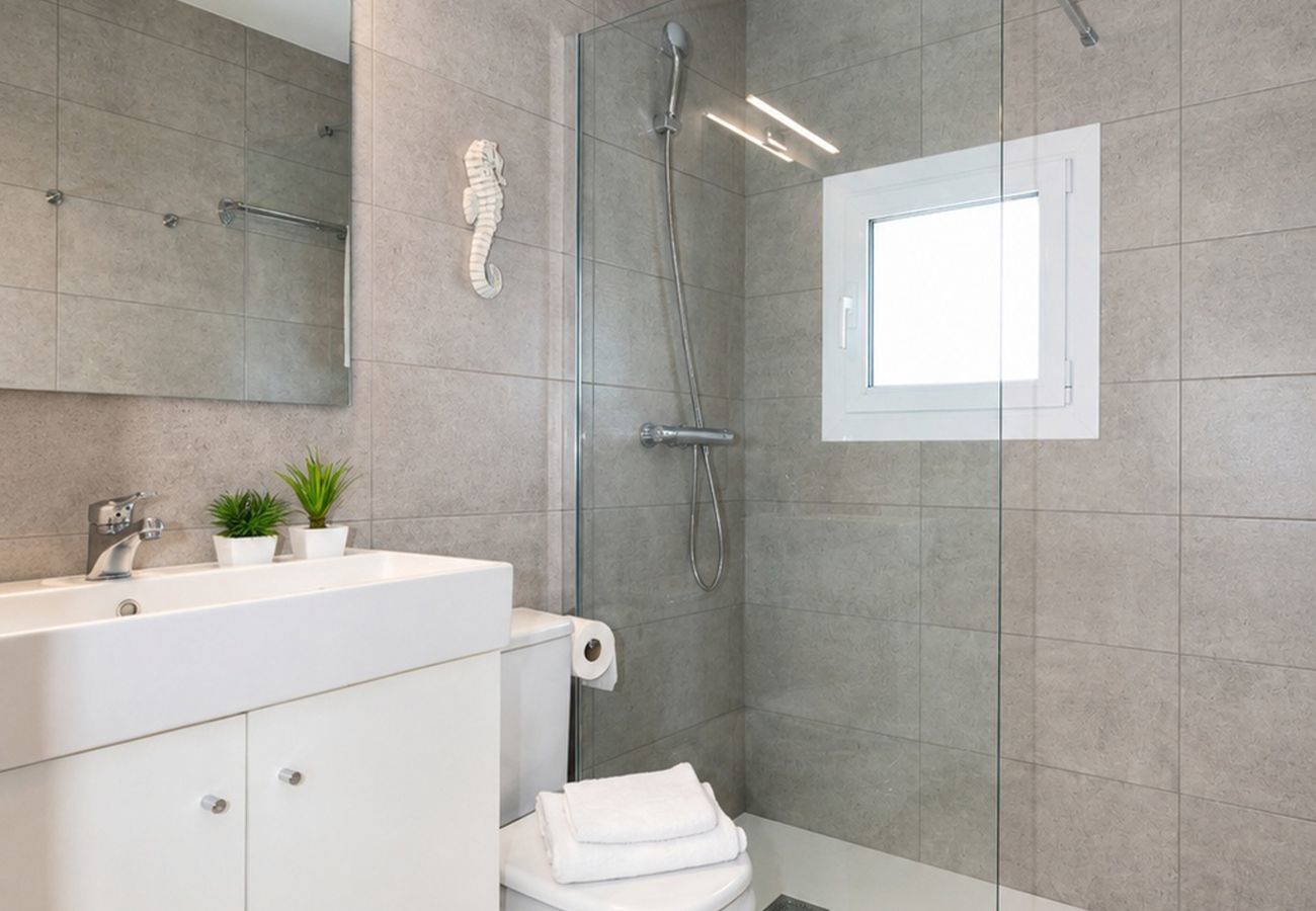 Apartament en Empuriabrava - 1212 SANT MAURICI vista canal Empuriabrava APIVEND