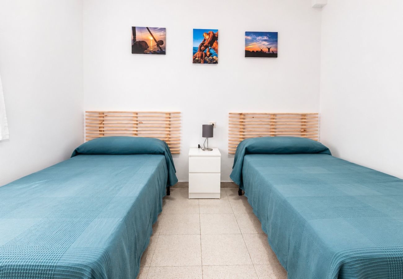 Apartament en Empuriabrava - 1212 SANT MAURICI vista canal Empuriabrava APIVEND