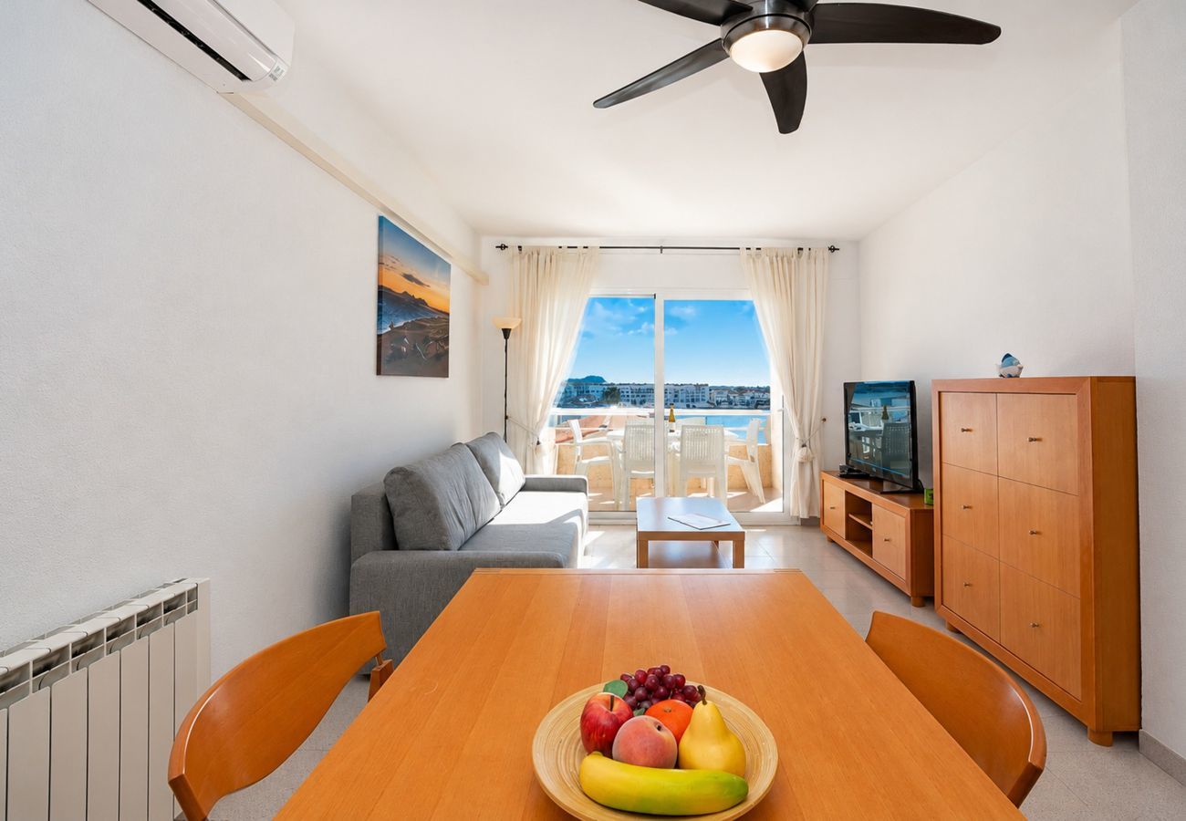 Apartament en Empuriabrava - 1212 SANT MAURICI vista canal Empuriabrava APIVEND