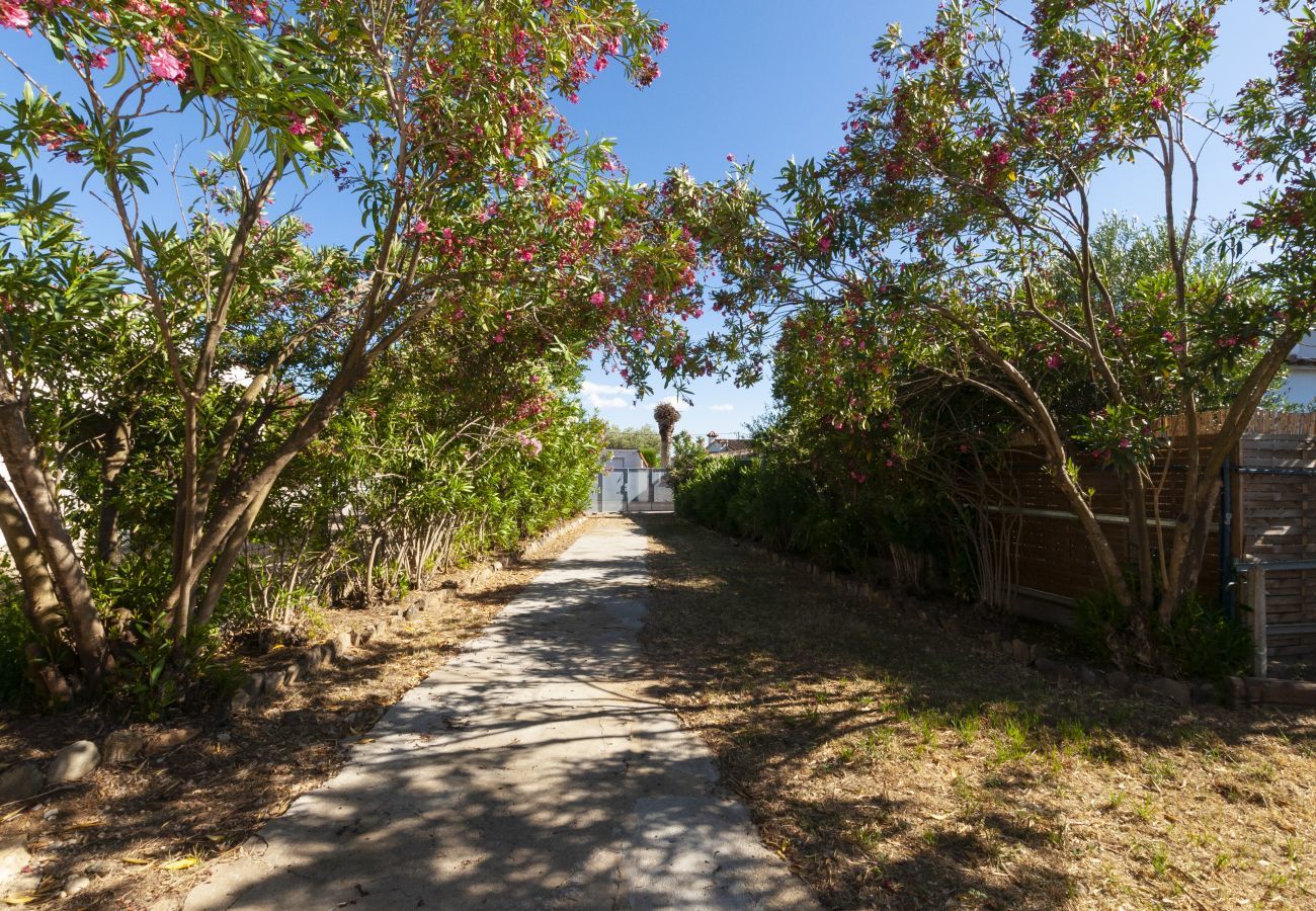 Casa en Rosas / Roses - 1215 BAIX CAMP casa con jardin