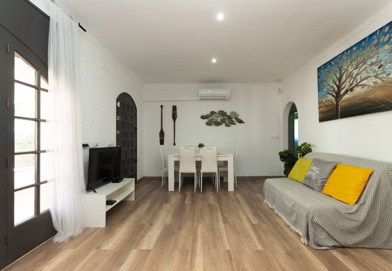 Casa en Rosas / Roses - 1215 BAIX CAMP casa con jardin