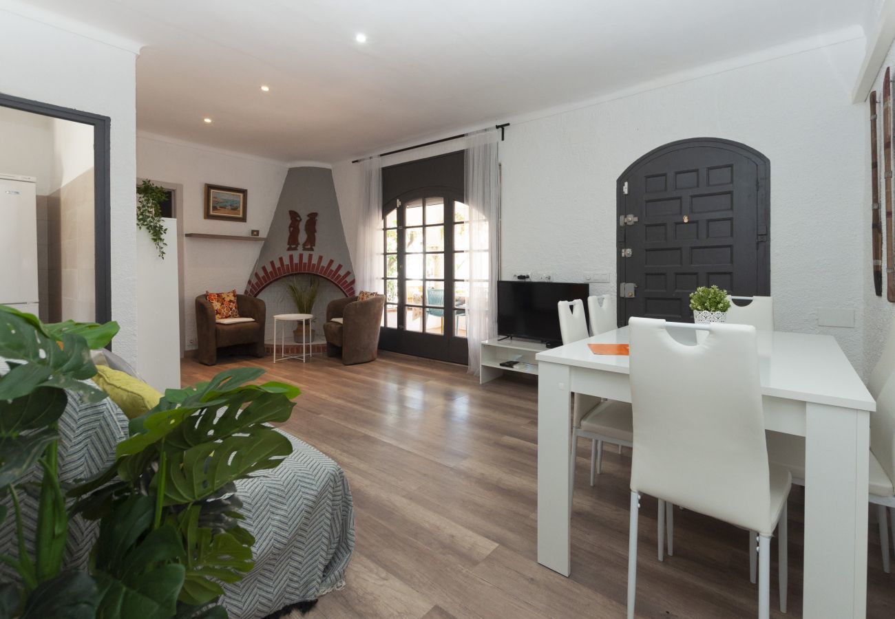 Casa en Rosas / Roses - 1215 BAIX CAMP casa con jardin