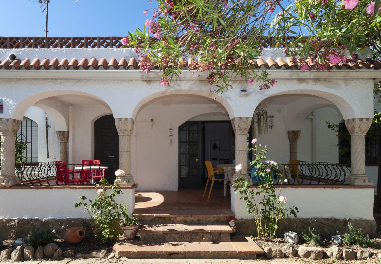 Casa en Rosas / Roses - 1215 BAIX CAMP casa con jardin