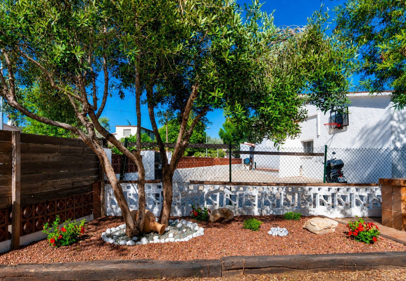 Casa en Rosas / Roses - 1215 BAIX CAMP casa con jardin - APIVEND