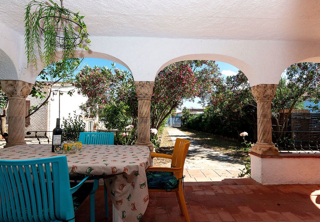 Casa en Rosas / Roses - 1215 BAIX CAMP casa con jardin - APIVEND