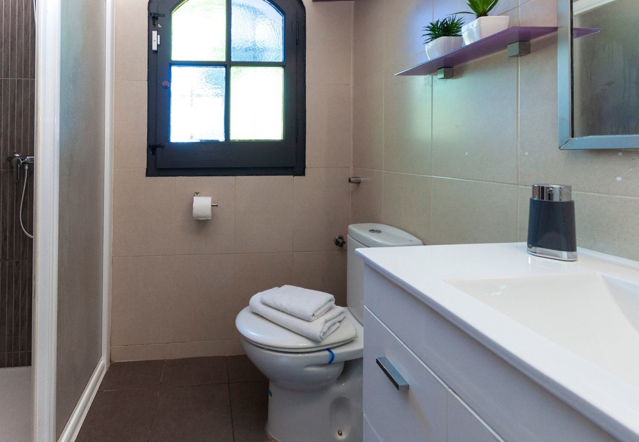 Casa en Rosas / Roses - 1215 BAIX CAMP casa con jardin - APIVEND