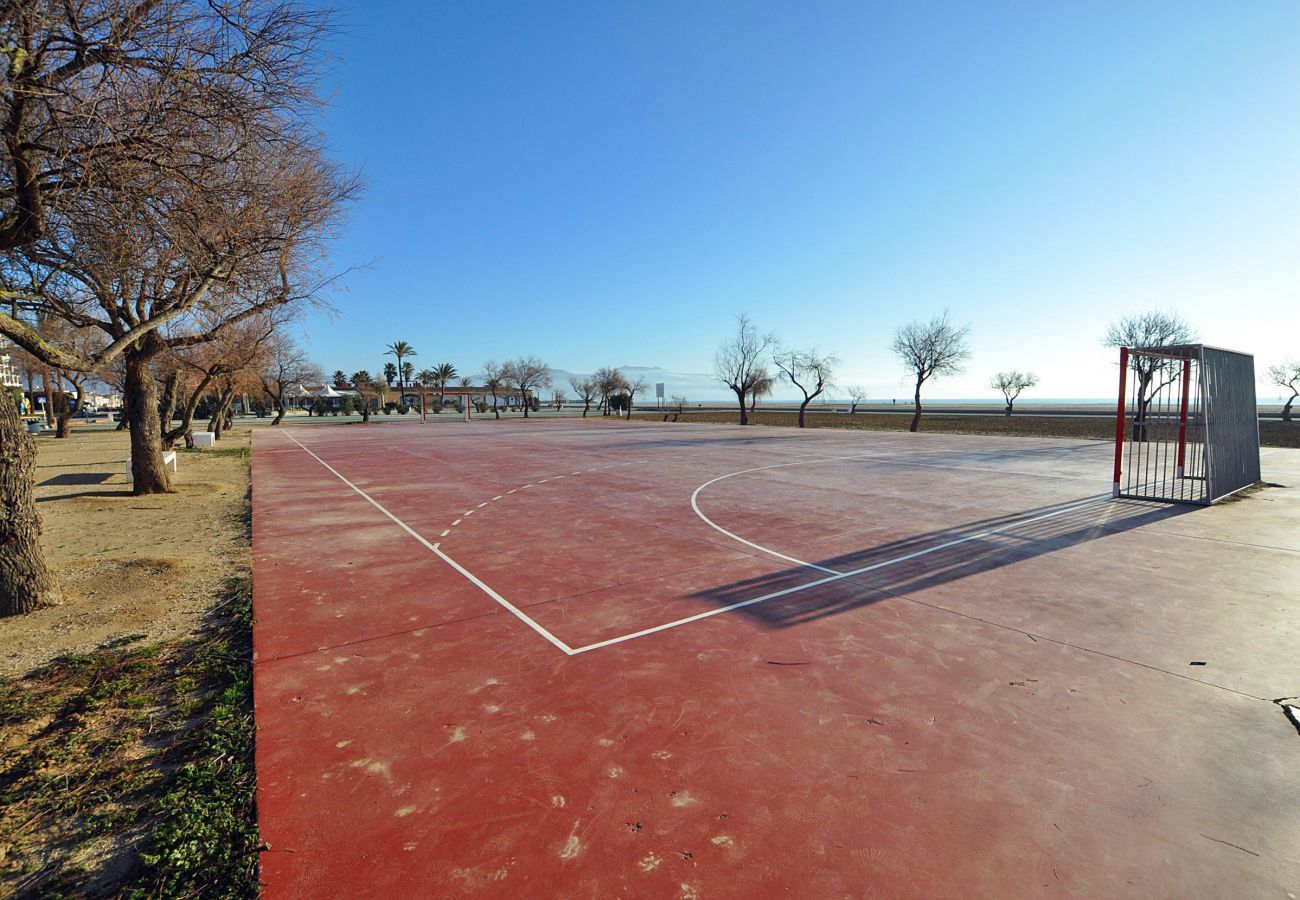 Estudi en Empuriabrava - 1222 CLUB NAUTIC vista canal