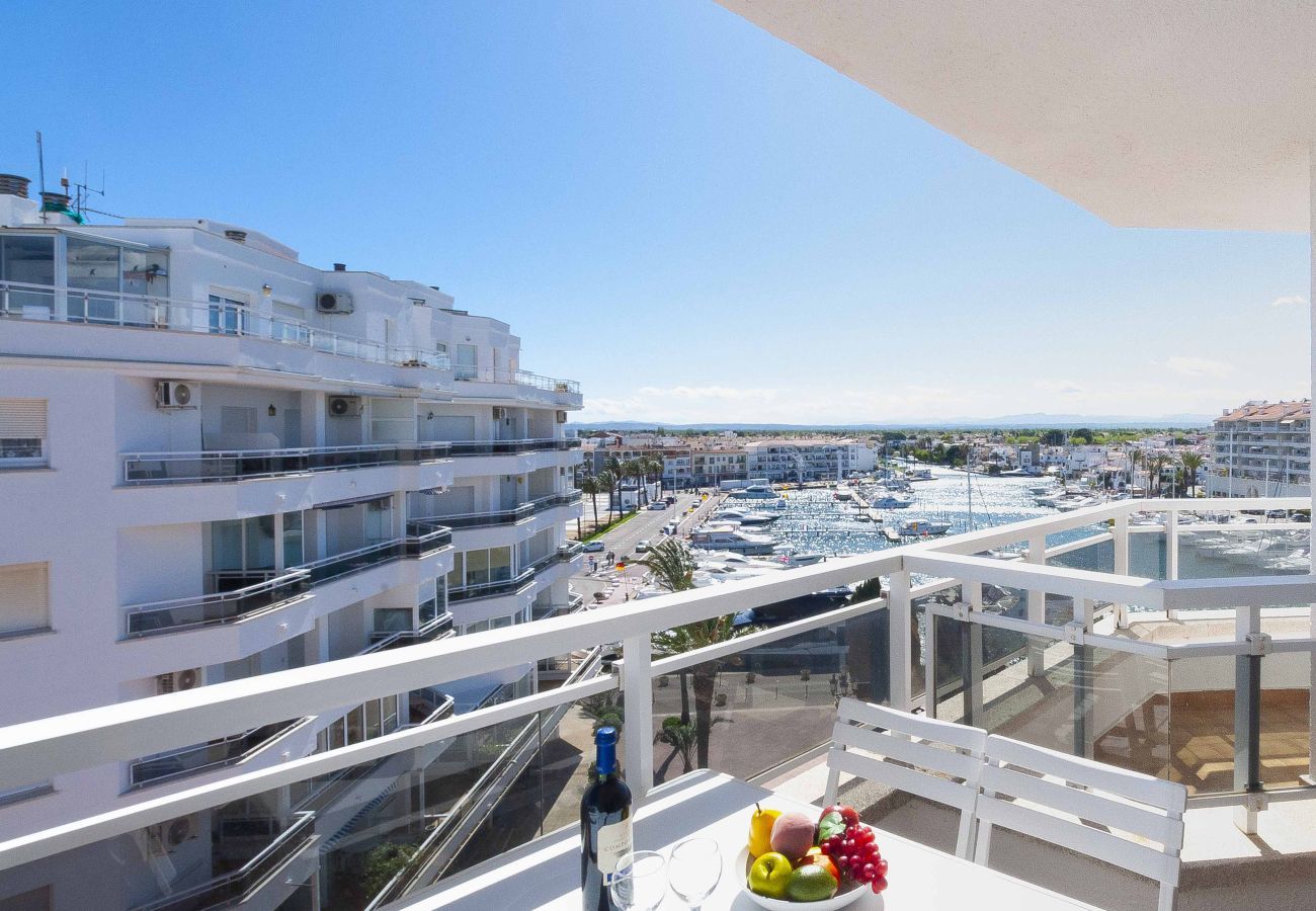 Estudi en Empuriabrava - 1222 CLUB NAUTIC vista canal