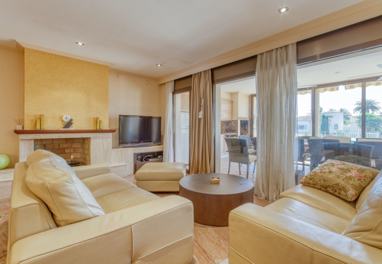 Casa en Empuriabrava - 1229 LLOBREGAT casa piscina