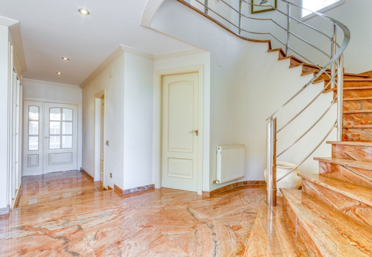 Casa en Empuriabrava - 1229 LLOBREGAT casa piscina