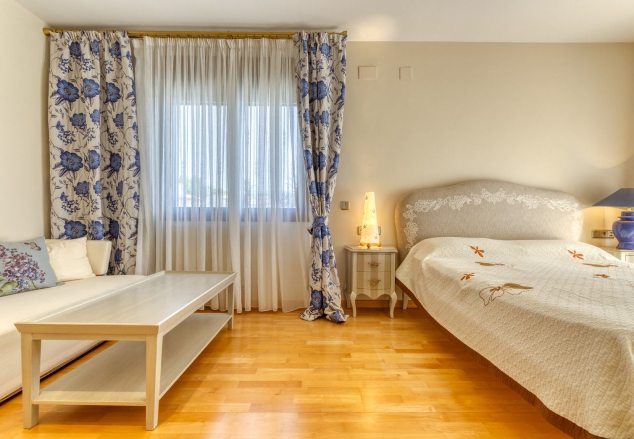 Casa en Empuriabrava - 1229 LLOBREGAT casa piscina