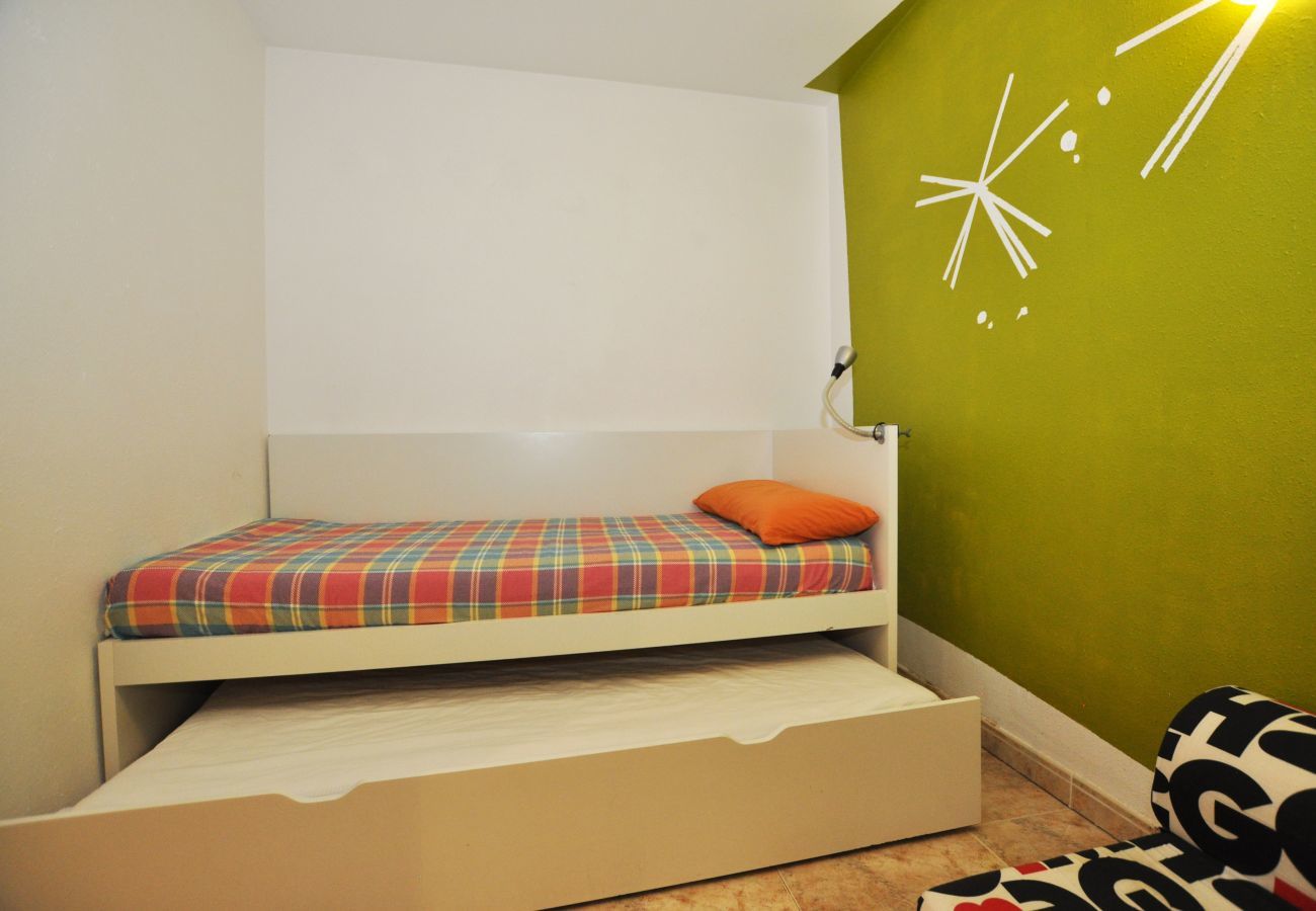 Apartament en Rosas / Roses - 1232 GAUDI 100m PLAYA - APIVEND