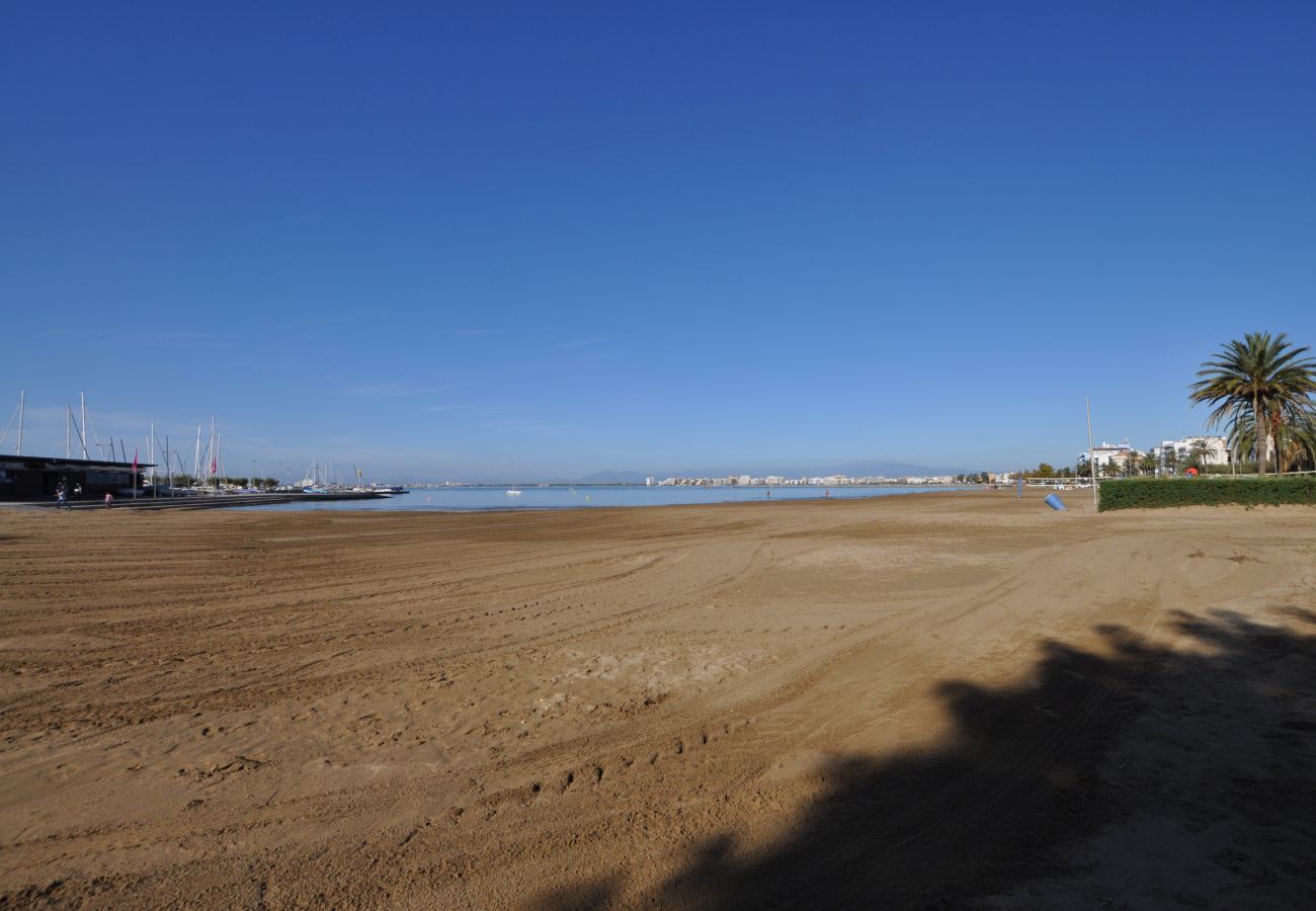 Estudi en Rosas / Roses - 1231 PUNTA DEL ESTE 150m PLAYA - APIVEND