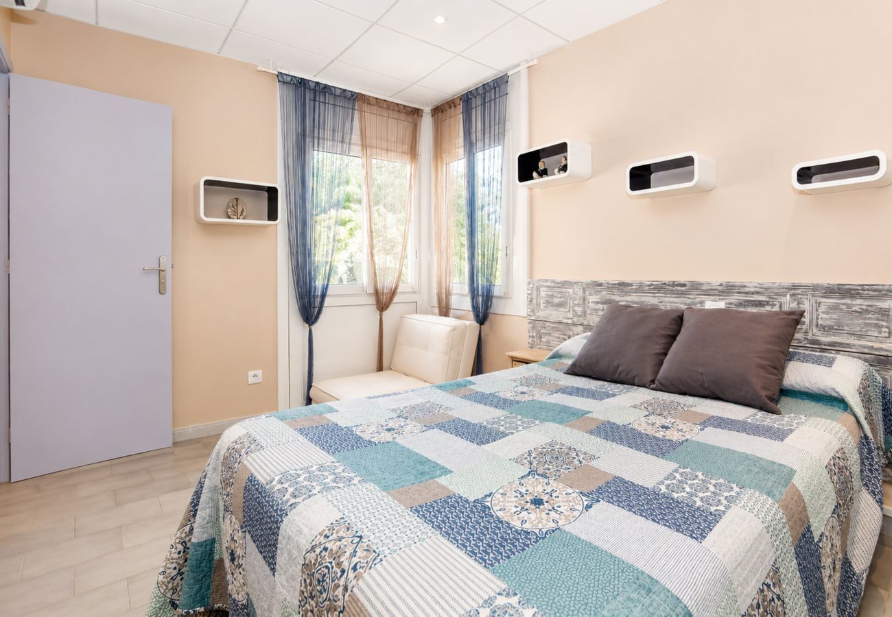 Apartament en Rosas / Roses - 1233 VILA NEUS con piscina - APIVEND
