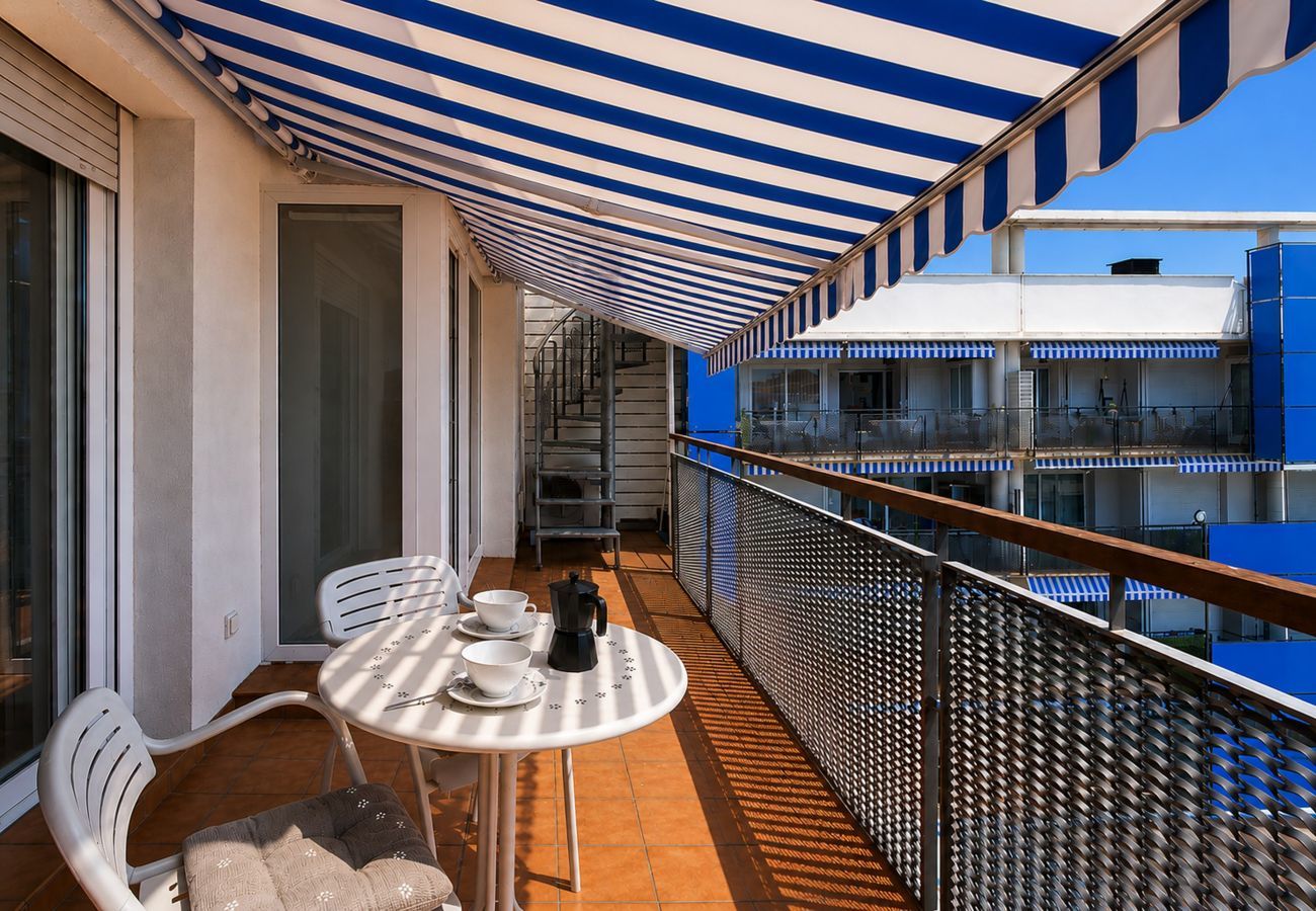 Apartament en Rosas / Roses - 1235 BLAUMARINA con piscina - APIVEND
