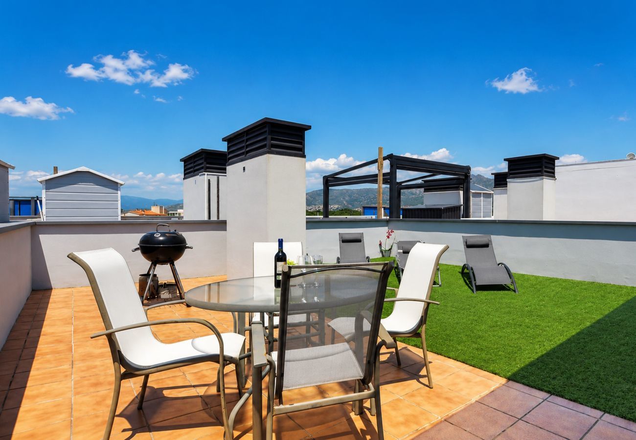 Apartament en Rosas / Roses - 1235 BLAUMARINA con piscina - APIVEND